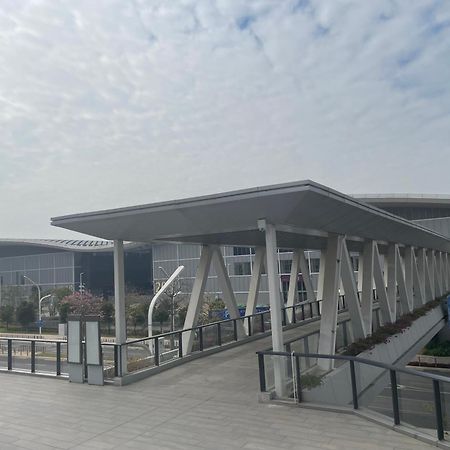Royal Executive Apartment, Shenzhen World Exhibition & Convention Center, Nearby Shenzhen World North Metro St Ation Bagian luar foto